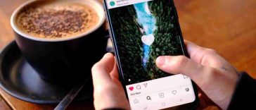 donna guarda instagram