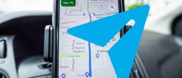 telefono con google maps e logo telegram