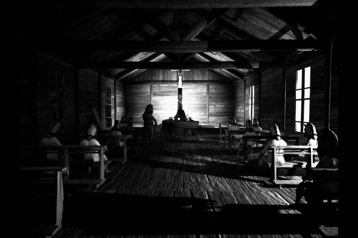 chiesa con palo in mezzo, cavalli seduti su panche