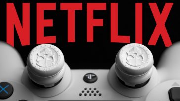 controller capovolto su sfondo nero e logo Netflix