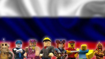 personaggi di roblox sorridenti davanti bandiera russa
