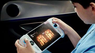 bambino gioca a hllow knight con ASUS ROG Xbox Ally